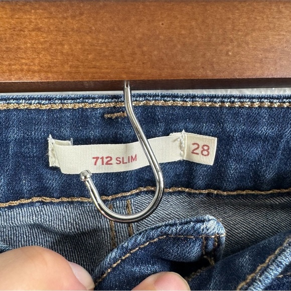 Levi’s Women’s 712 Slim Jeans Size 28 - Picture 3 of 5